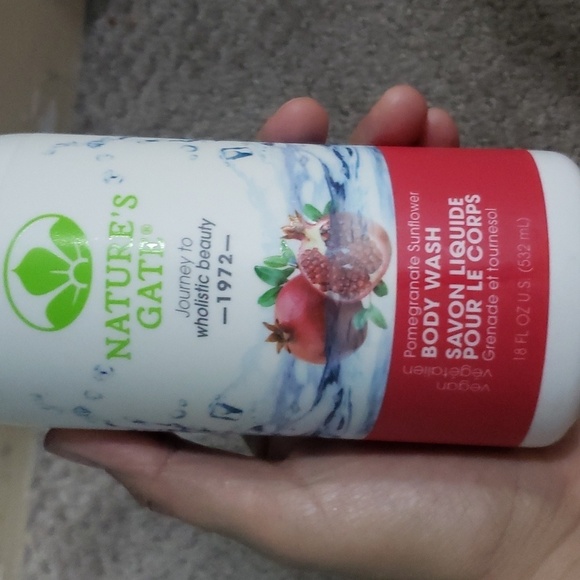 Discontinued and rare nature's gate pomegranate sunflower body wash vegan 532 mL - Picture 4 of 5